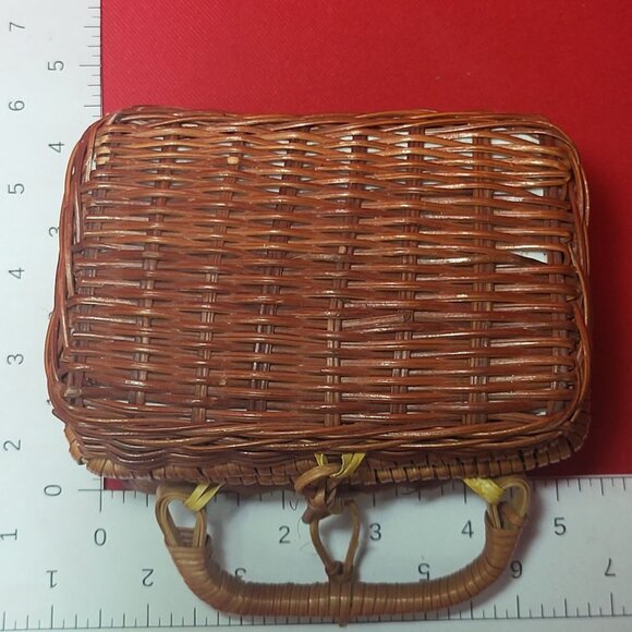 VTG Miniature Doll 9 Piece Angel Tea Set in Lined Wicker Picnic Basket - Picture 7 of 13